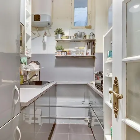 Luxurious 2 Bedroom With Huge Private Terrace Daire